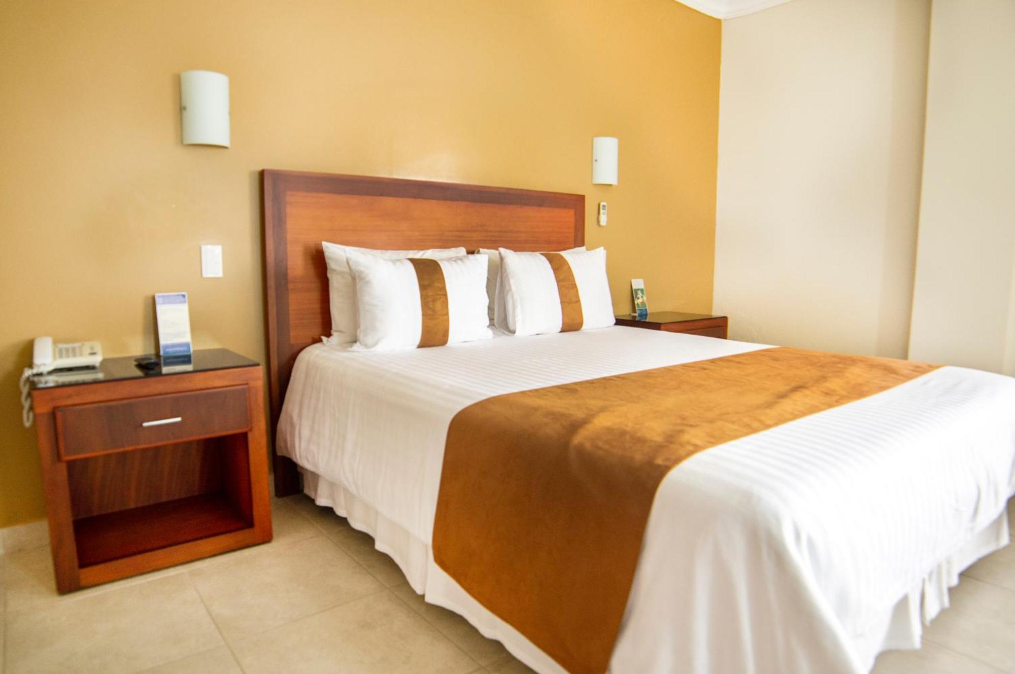 Gran Hotel De Lago - Lago Agrio Nueva Loja Extérieur photo