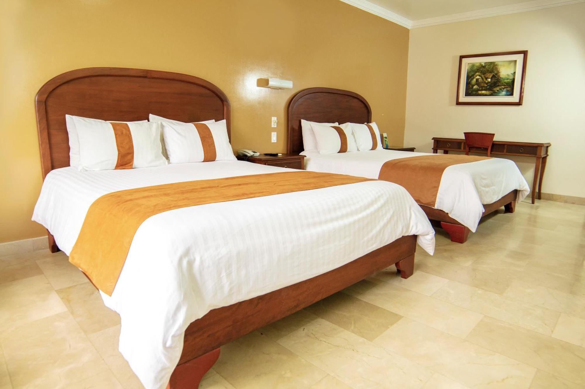 Gran Hotel De Lago - Lago Agrio Nueva Loja Extérieur photo