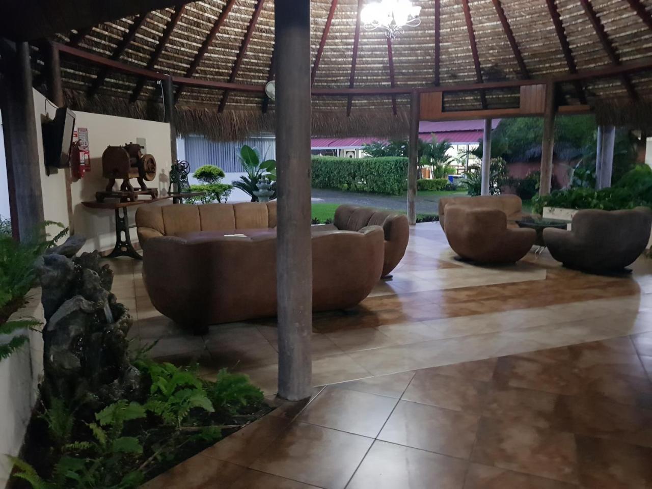 Gran Hotel De Lago - Lago Agrio Nueva Loja Extérieur photo