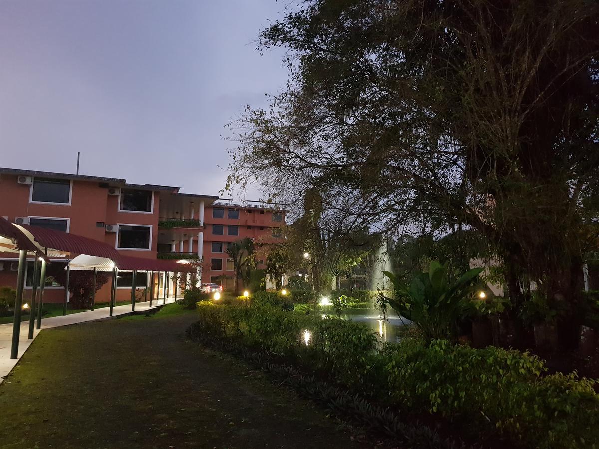 Gran Hotel De Lago - Lago Agrio Nueva Loja Extérieur photo