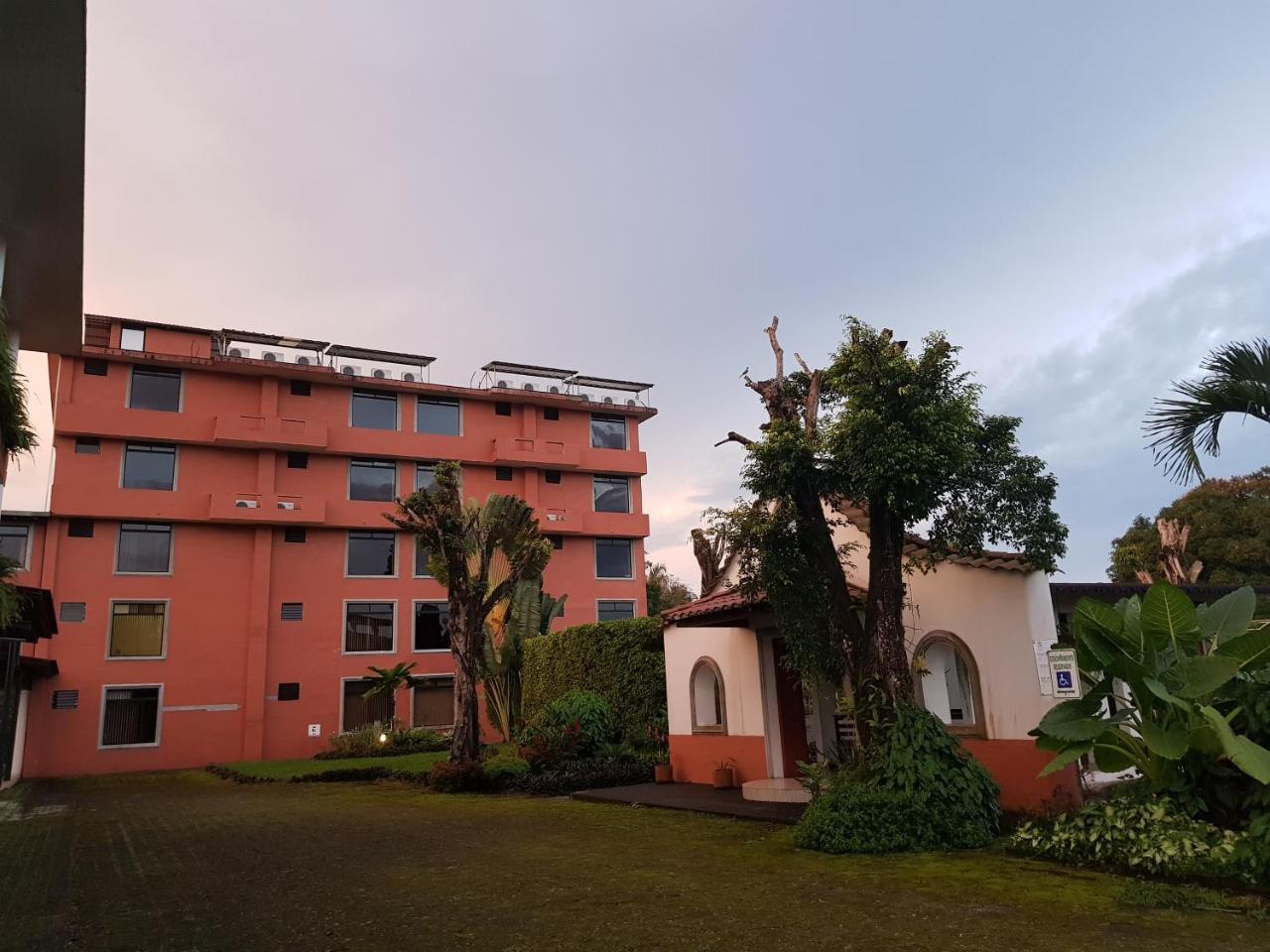 Gran Hotel De Lago - Lago Agrio Nueva Loja Extérieur photo
